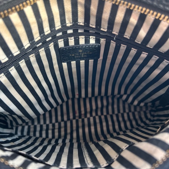 Kate Spade vintage Set! Cross body pebble purse with stripped wristlet. - Picture 9 of 16